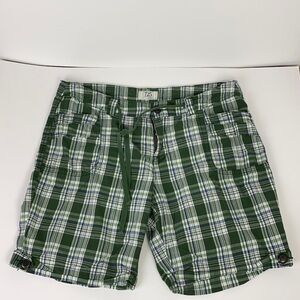 100% cotton plaid  Green white Bermuda hiking shorts size 18